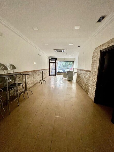 Local commercial dans Córdoba à vendre - Photo de l’immeuble – Image 2 sur 5