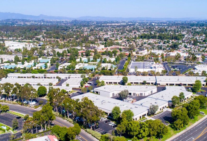 15791 Rockfield Blvd, Irvine, CA à louer - Photo de l’immeuble – Image 2 sur 29