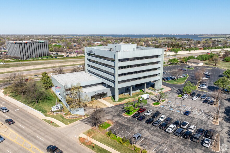 3401 NW 63rd St, Oklahoma City, OK à louer - Aérien – Image 3 sur 6