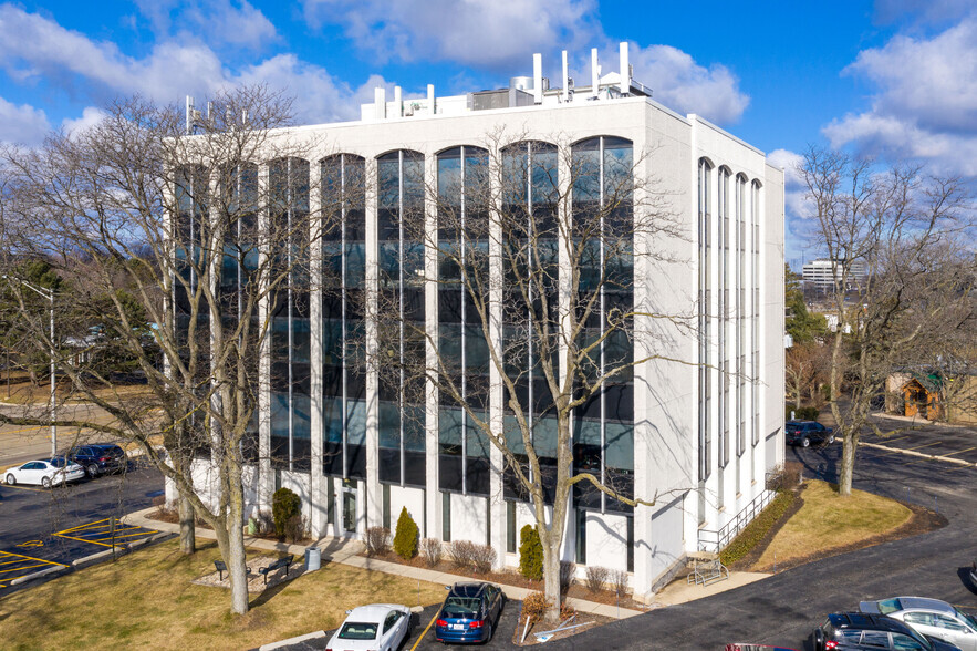 899 Skokie Blvd, Northbrook, IL à louer - Photo de l’immeuble – Image 3 sur 7