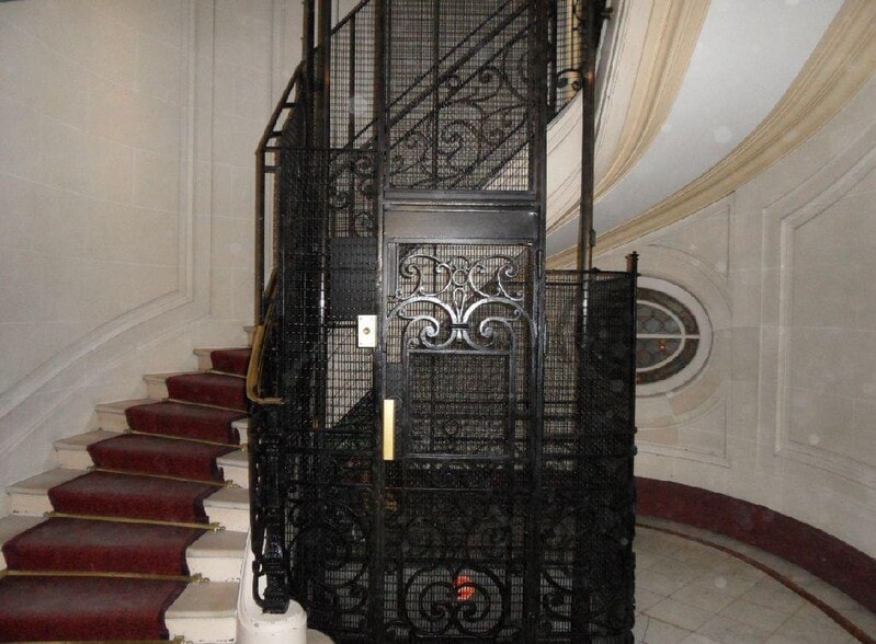 1-3 Rue De Penthièvre, Paris à louer - Photo de l’immeuble – Image 3 sur 42