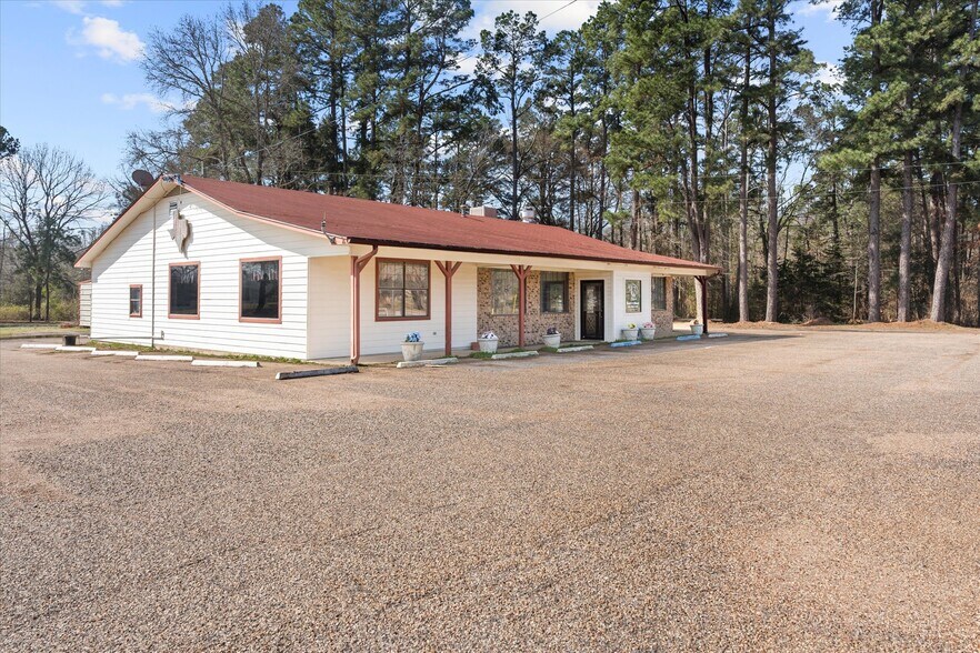 800 E Main St, Omaha, TX à vendre - Photo de l’immeuble – Image 1 sur 29