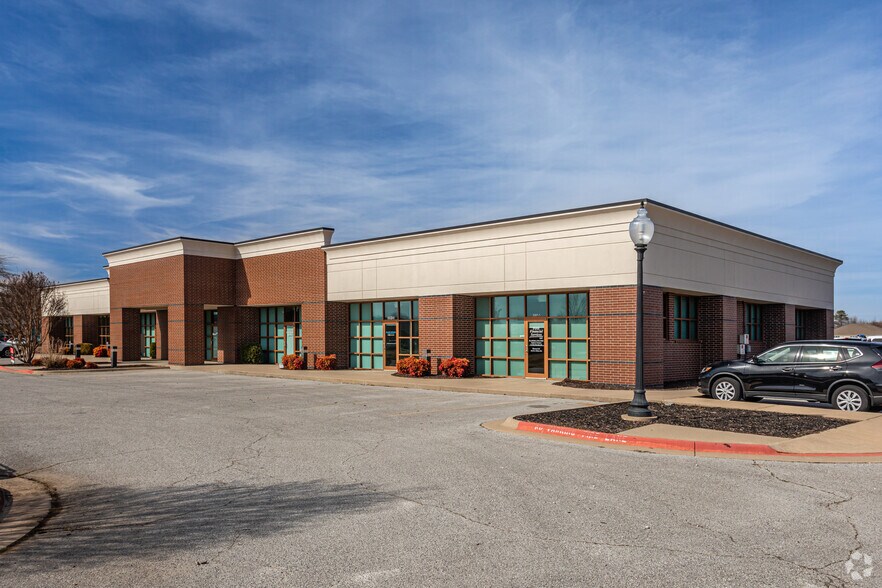 3201 SW Regency Pky, Bentonville, AR à louer - Photo de l’immeuble – Image 1 sur 6