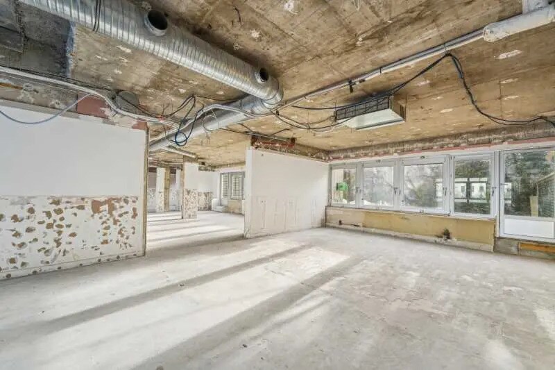 Bureau dans Neuilly-sur-Seine à vendre - Photo de l’immeuble – Image 2 sur 9