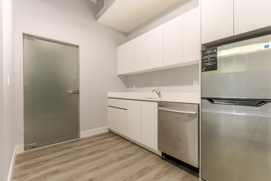 580 Nicola Ave, Port Coquitlam, BC à louer - Photo intérieure – Image 3 sur 19