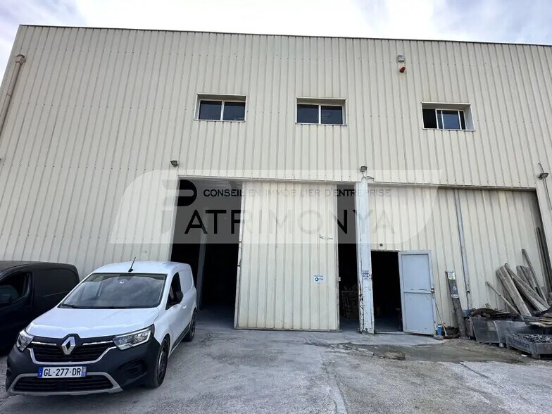 Local d’activités dans Le Rove à louer - Photo de l’immeuble – Image 1 sur 6