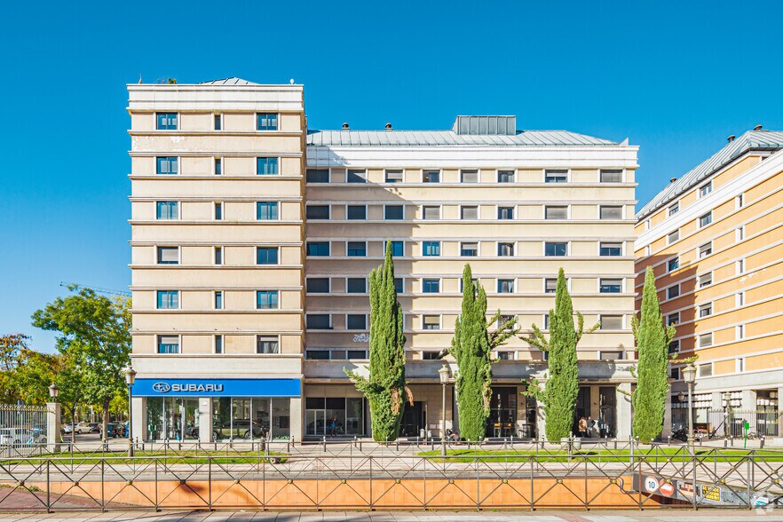 Calle de Santa Engracia, 120, Madrid, Madrid à louer - Photo de l’immeuble – Image 2 sur 5