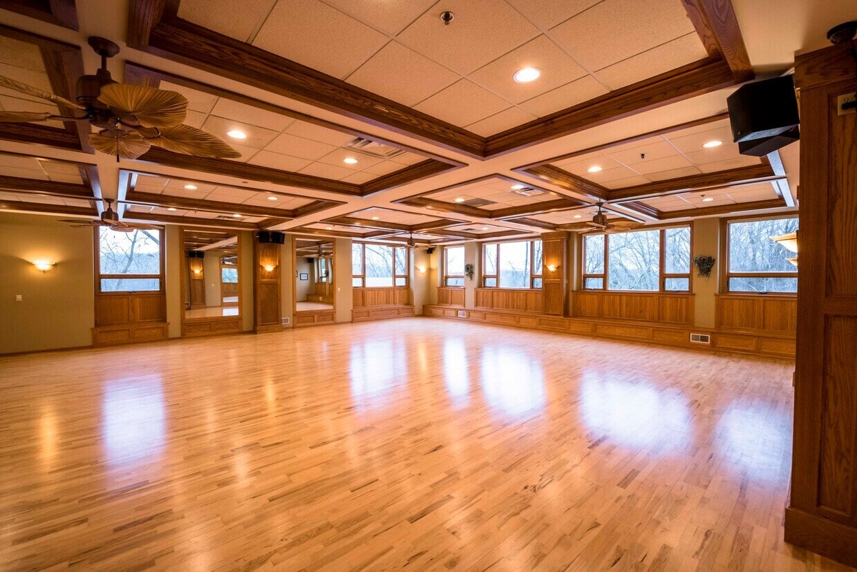 21415 W Greenfield Ave, New Berlin, WI à louer Photo intérieure– Image 1 sur 2