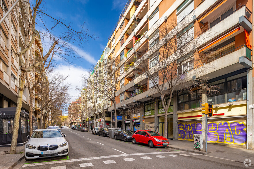 Carrer de Rocafort, 242, Barcelone, Barcelona à louer - Photo de l’immeuble – Image 2 sur 2