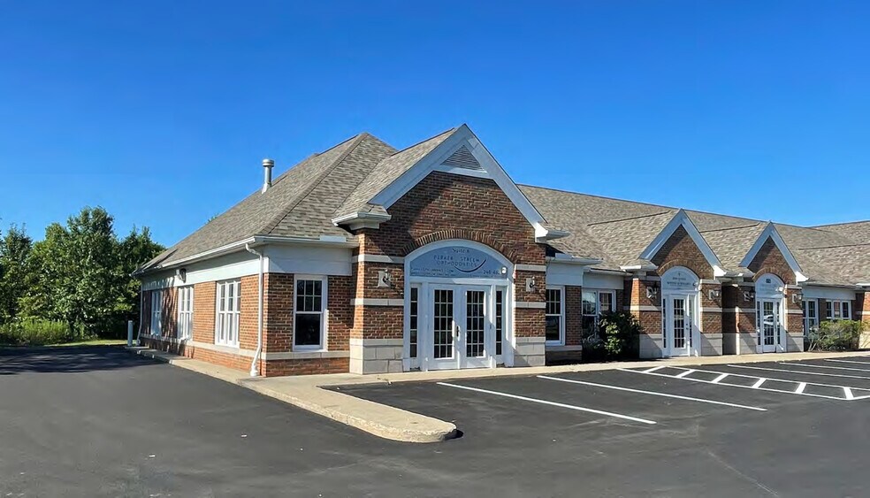 9945 Vail Dr, Twinsburg, OH à louer - Photo de l’immeuble – Image 3 sur 3