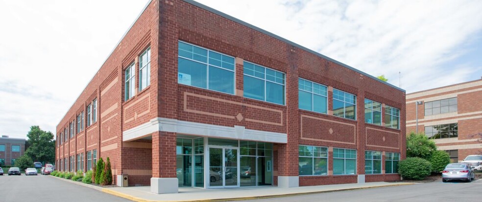 4690 Munson St NW, Canton, OH à louer - Photo de l’immeuble – Image 1 sur 13
