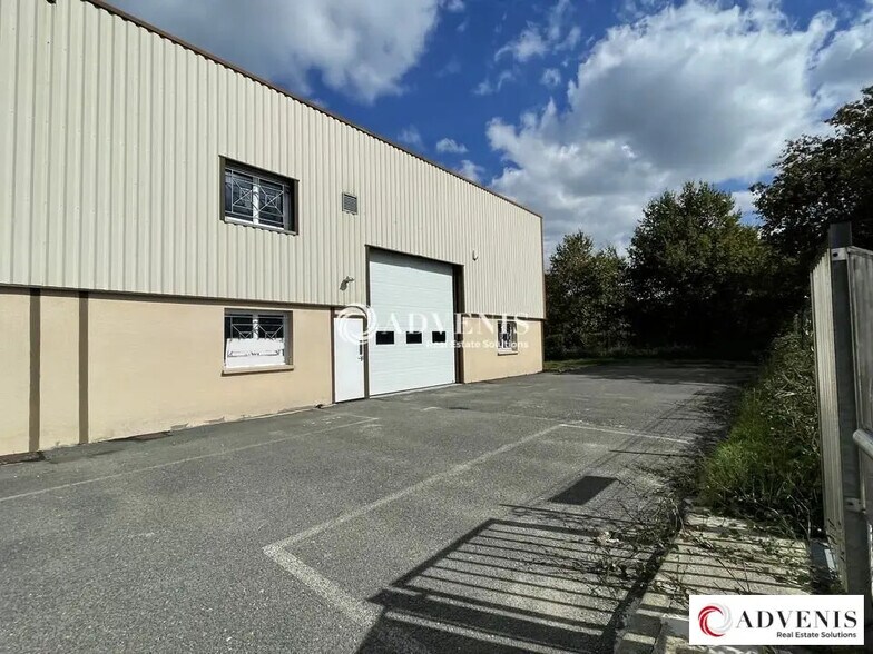 Local d’activités dans Artigues-près-Bordeaux à louer - Photo de l’immeuble – Image 3 sur 7