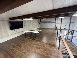 22108 Hwy 71 W, Spicewood, TX à louer Photo de l’immeuble– Image 1 sur 7