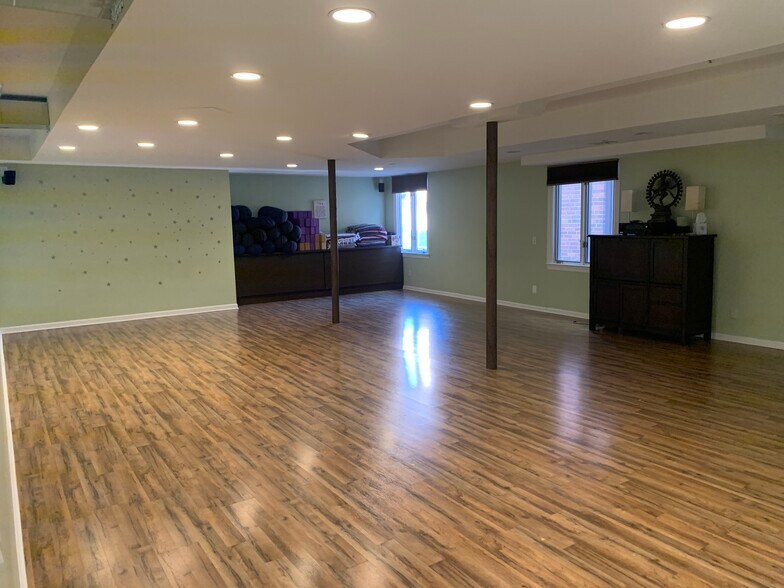 980 Hope St, Stamford, CT à louer - Photo de l’immeuble – Image 2 sur 13