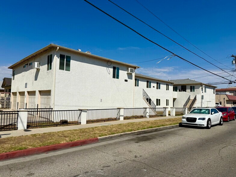 1117-1121 2nd St, San Fernando, CA à vendre - Photo de l’immeuble – Image 3 sur 12