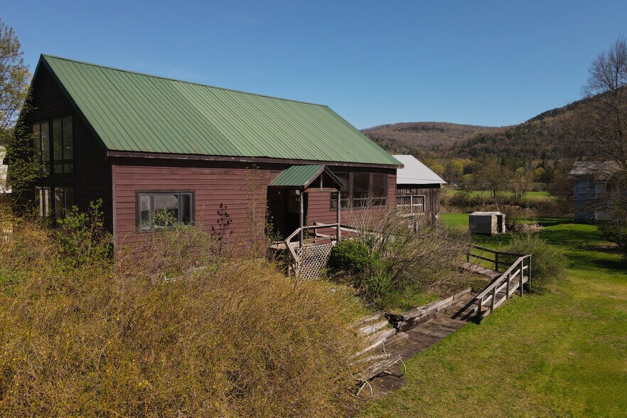 1 Bridge Street, Downsville, NY à vendre - Photo de l’immeuble – Image 2 sur 24