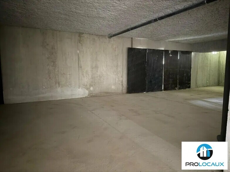 Local commercial dans Voiron à louer - Photo de l’immeuble – Image 3 sur 11