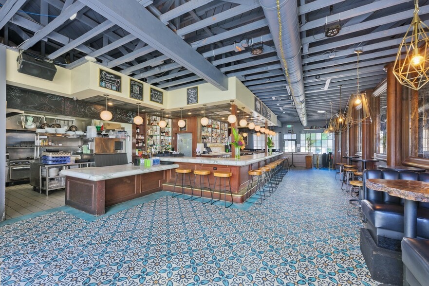 8480-8482 W 3rd St, Los Angeles, CA à louer - Photo de l’immeuble – Image 2 sur 10