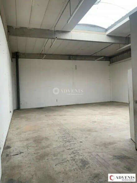 Local d’activités dans Blanquefort à louer - Photo de l’immeuble – Image 1 sur 3