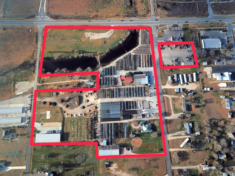 120 E Zipp Rd, New Braunfels, TX à vendre - Photo de l’immeuble – Image 1 sur 4