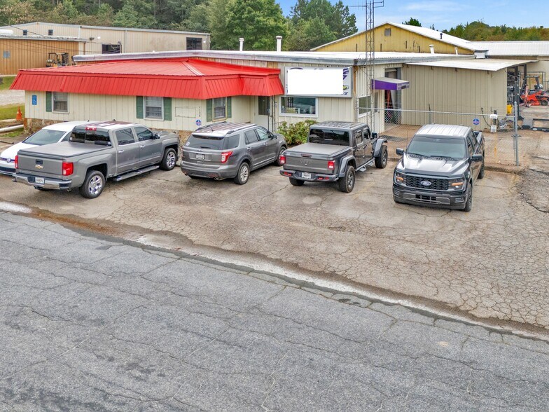 1108 Anne St, Griffin, GA à vendre - Photo de l’immeuble – Image 1 sur 30