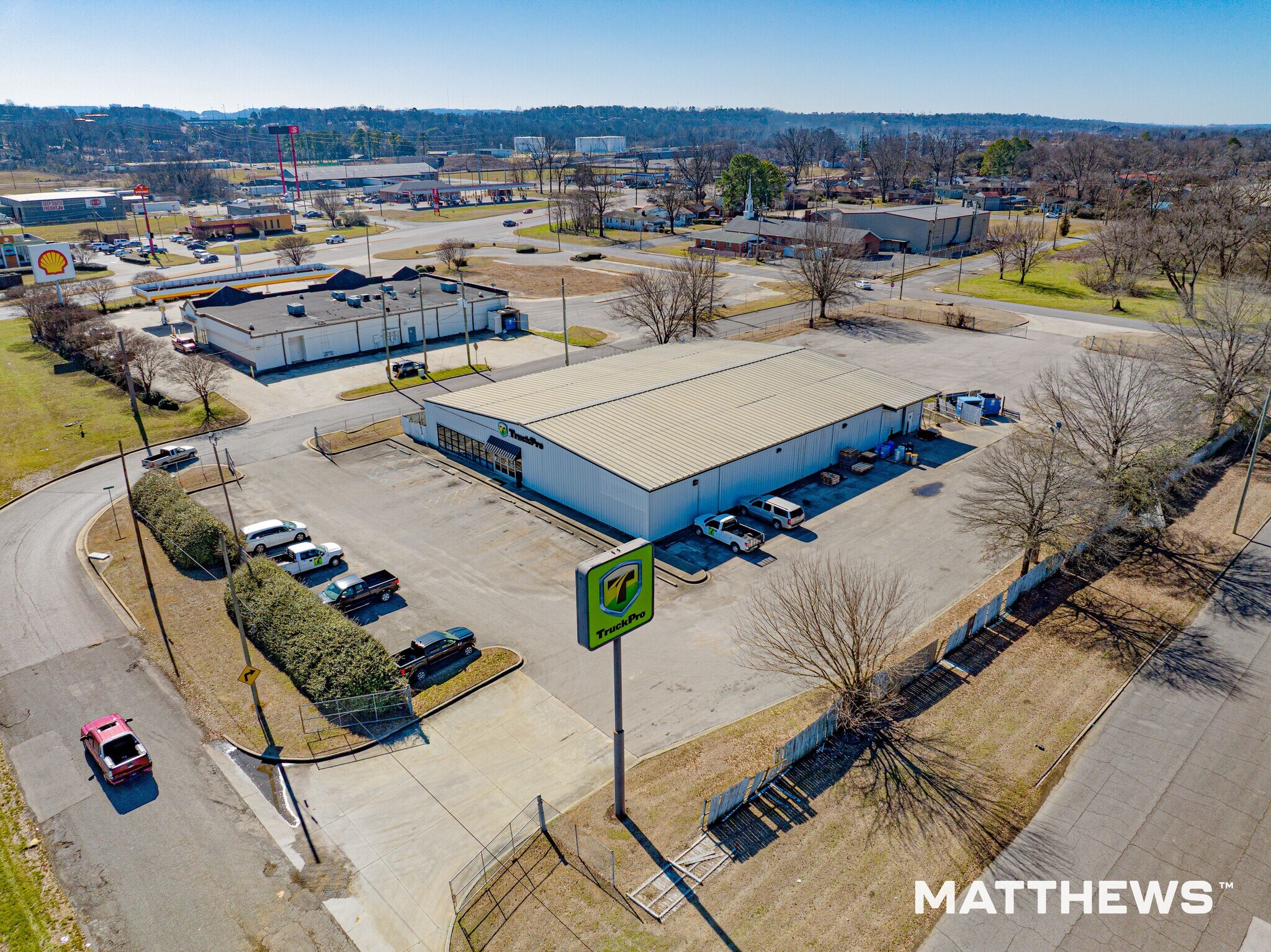 2424 18th St N, Birmingham, AL à vendre Photo principale– Image 1 sur 4