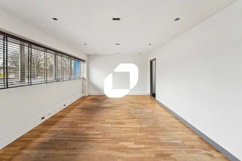 Bureau dans SAINT-OUEN-L'AUMONE à louer Photo intérieure– Image 1 sur 19