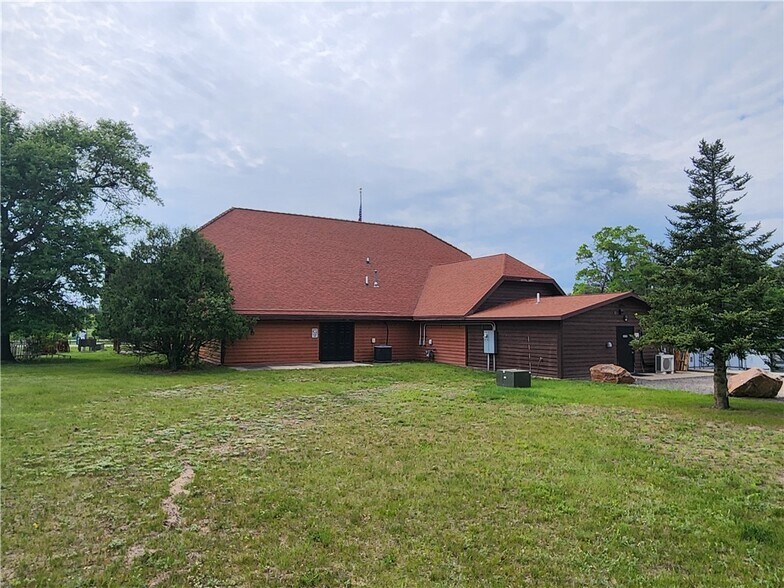 800 Oasis Rd, Black River Falls, WI à vendre - Photo de l’immeuble – Image 3 sur 21