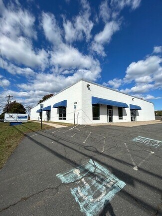 Plus de détails pour 5255 Port Royal Rd, Springfield, VA - Industriel/Logistique à louer