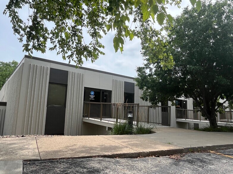 1454 30th St, West Des Moines, IA à vendre - Photo de l’immeuble – Image 2 sur 3