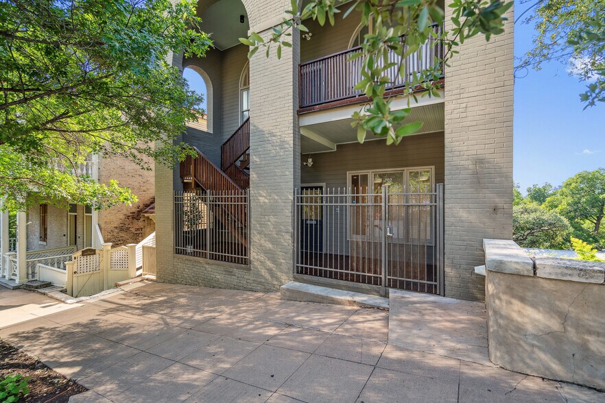 702 San Antonio St, Austin, TX à vendre - Photo de l’immeuble – Image 3 sur 37