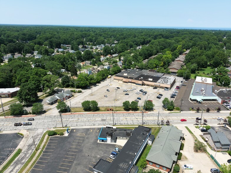 23100 Lorain Rd, North Olmsted, OH à vendre - Photo de l’immeuble – Image 3 sur 3