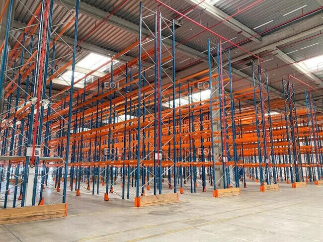 Plus de détails pour Industriel/Logistique à louer
