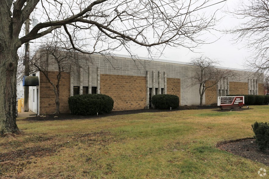 871 Canterbury Rd, Westlake, OH à louer - Photo de l’immeuble – Image 2 sur 2
