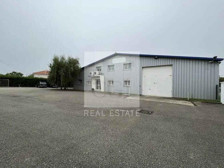 144 Route D'Heyrieux, Saint-Pierre-de-Chandieu à louer - Photo de l’immeuble – Image 1 sur 12