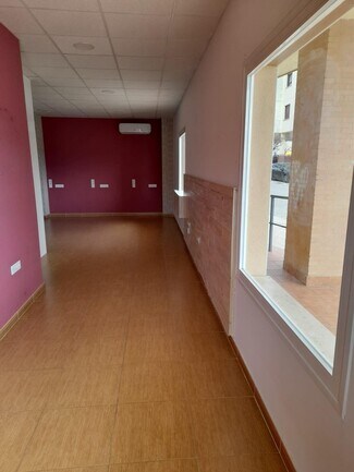 Plus de détails pour Local commercial à vendre