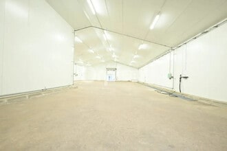 Industriel/Logistique dans L'Abergement-de-Cuisery à louer Photo intérieure– Image 1 sur 12