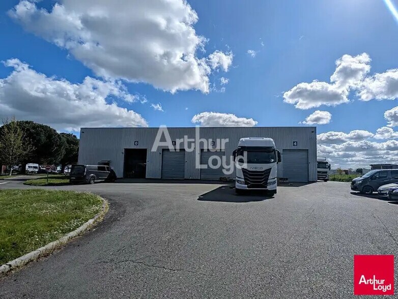 Industriel/Logistique dans La Mézière à louer - Photo de l’immeuble – Image 3 sur 4