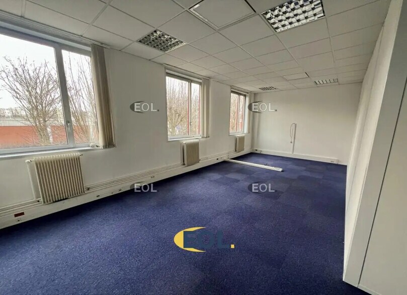 Industriel/Logistique dans Villepinte à vendre - Photo de l’immeuble – Image 3 sur 13