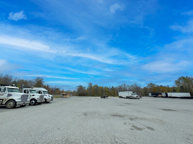 162 Hinckley Rd, Clinton, ME à vendre - Photo de l’immeuble – Image 2 sur 12