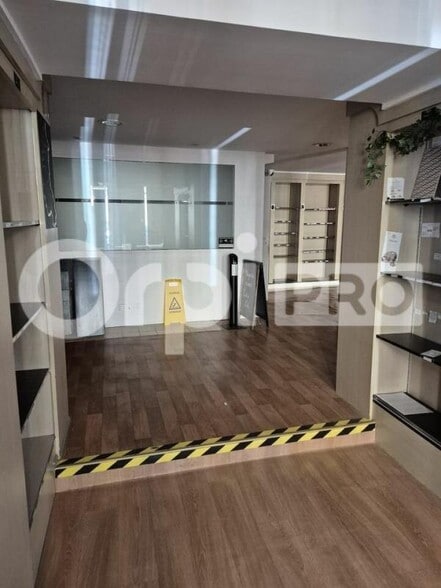 Local commercial dans Épernay à louer - Photo intérieure – Image 1 sur 6