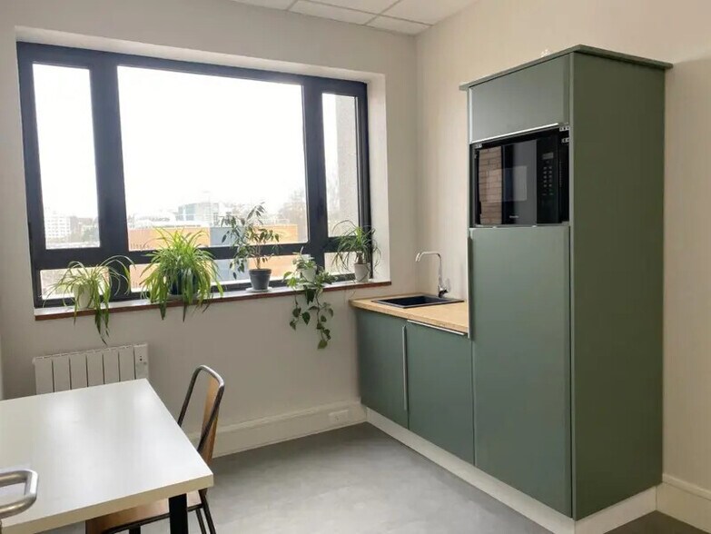 Bureau dans Saint-Germain-en-Laye à louer - Photo intérieure – Image 3 sur 13