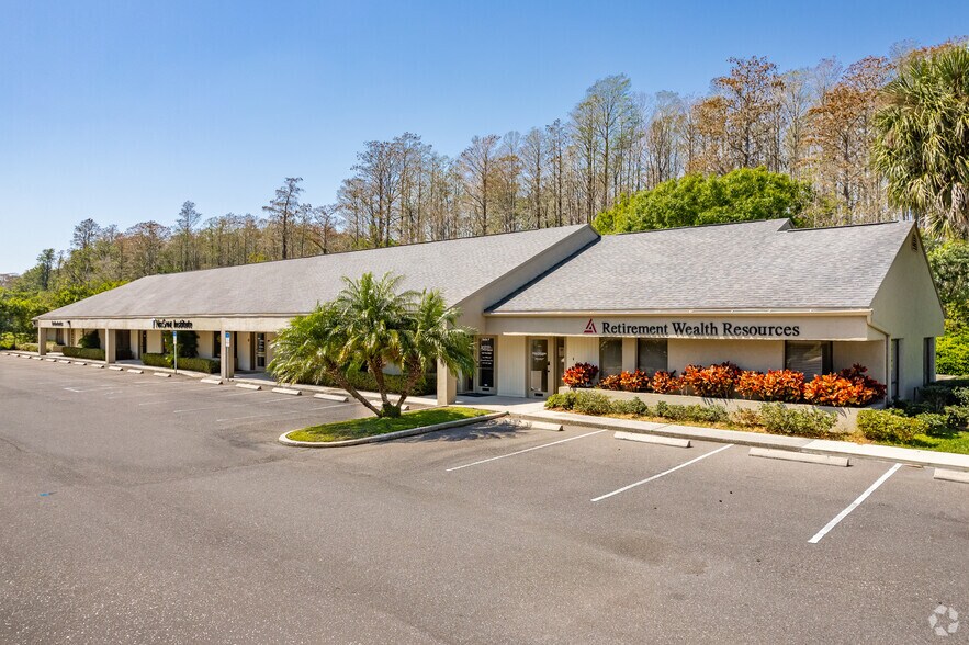2424 Enterprise Rd, Clearwater, FL à vendre - Photo de l’immeuble – Image 2 sur 5
