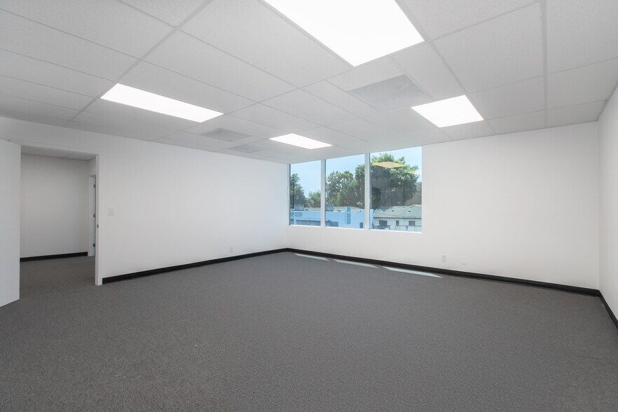 1021 E Walnut St, Pasadena, CA à louer - Photo de l’immeuble – Image 2 sur 42