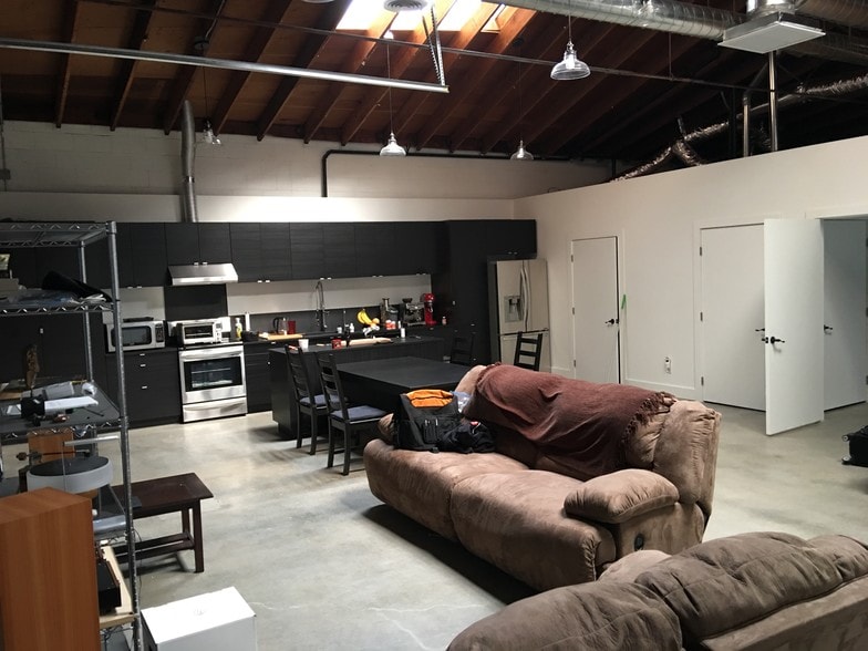 3601-3605 E 8th St, Los Angeles, CA à louer - Photo intérieure – Image 3 sur 60
