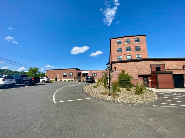 24 Beacon St, Littleton, NH à louer - Photo de l’immeuble – Image 3 sur 6