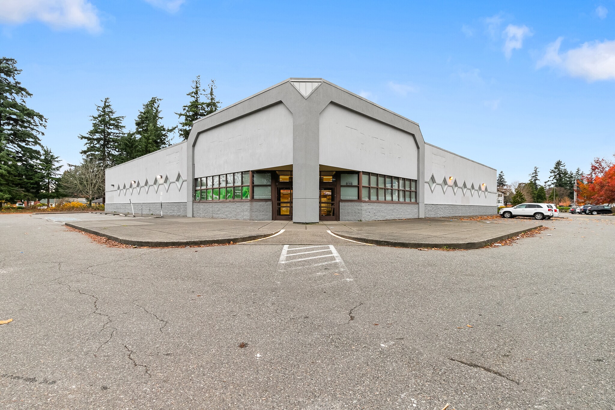 3227 Northwest Ave, Bellingham, WA à louer Photo principale– Image 1 sur 39