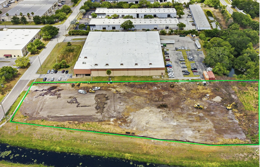 7125 114th Ave, Largo, FL à louer - Photo de la construction – Image 1 sur 11