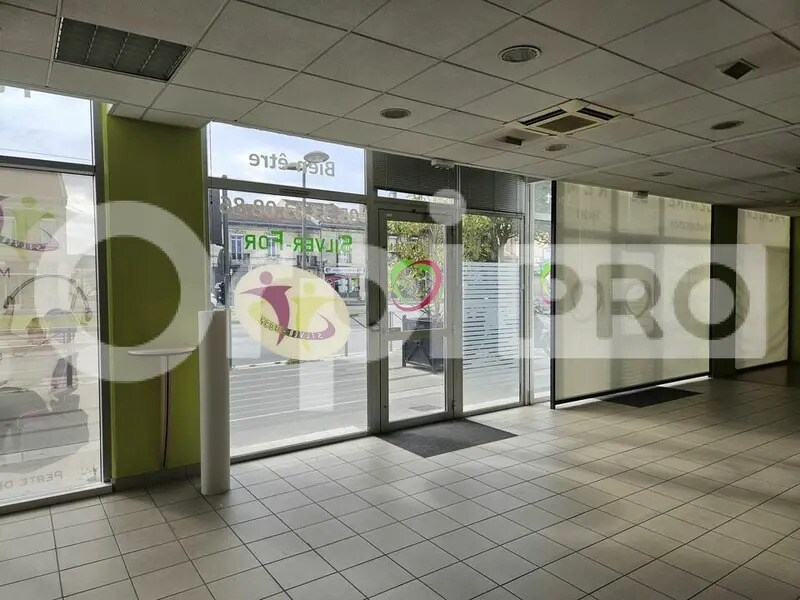 Local commercial dans Bordeaux à vendre Photo de l’immeuble– Image 1 sur 7