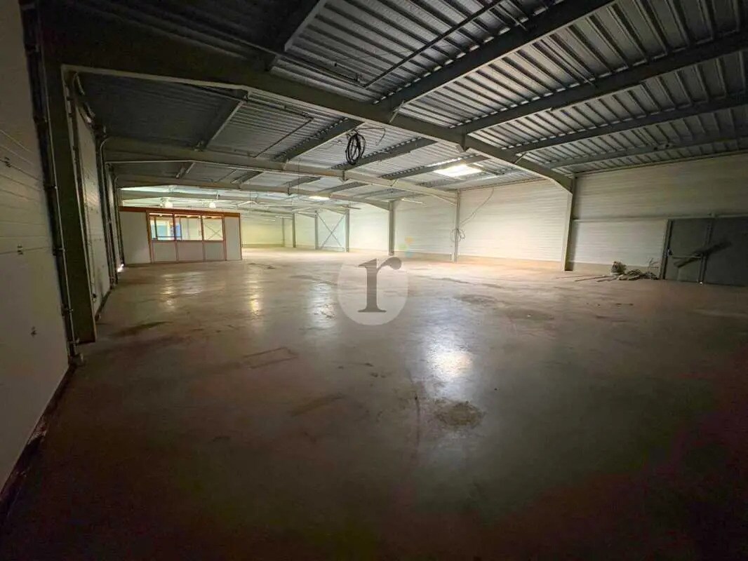 Local d’activités dans Nieppe à louer Photo de l’immeuble– Image 1 sur 9